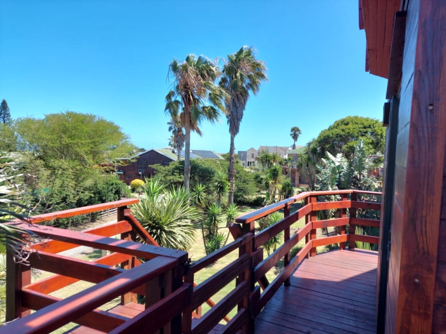 3 Bedroom Property for Sale in Cove Rock Eastern Cape